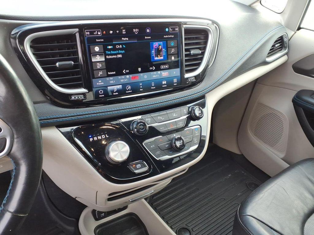 used 2021 Chrysler Pacifica Hybrid car, priced at $19,977