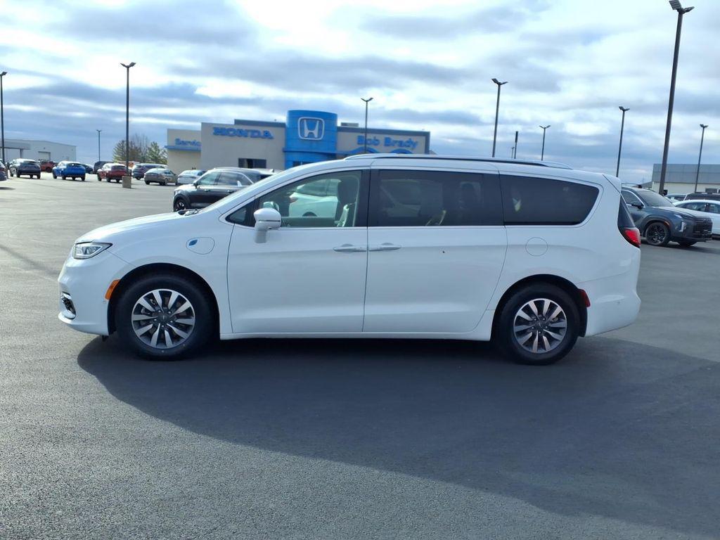 used 2021 Chrysler Pacifica Hybrid car, priced at $19,977