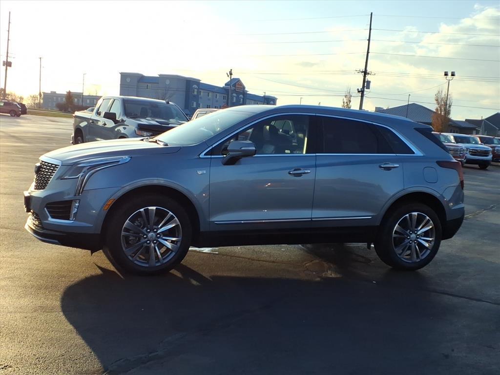 used 2025 Cadillac XT5 car, priced at $42,990