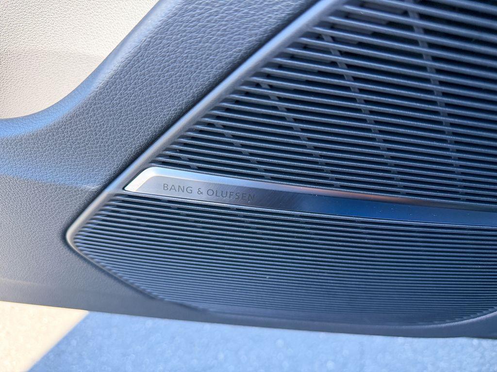 new 2026 Audi Q7 car, priced at $64,271