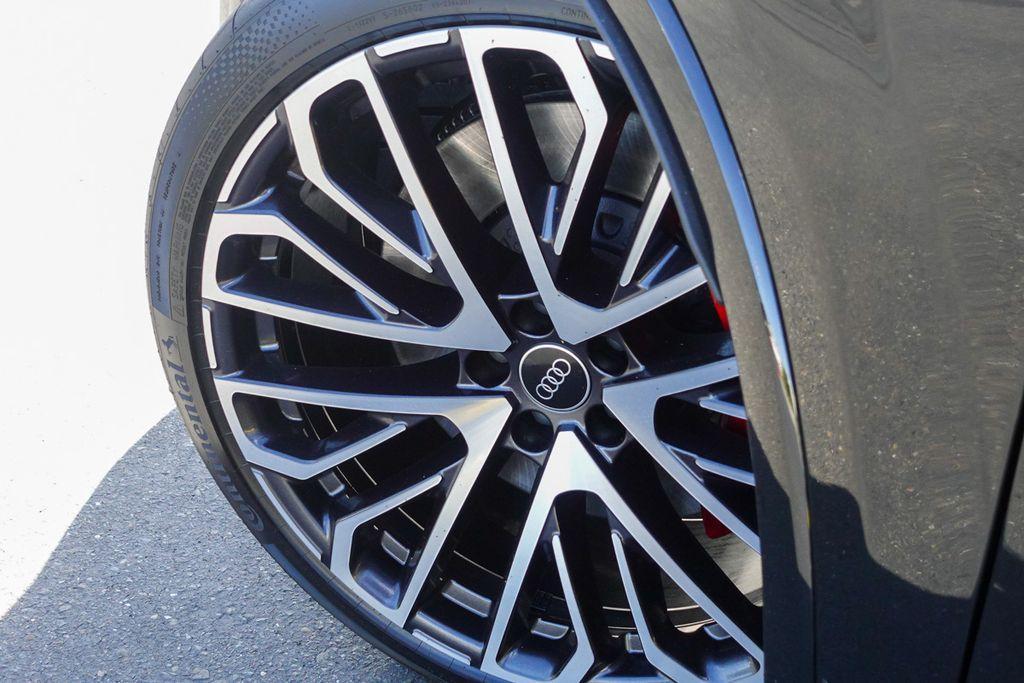 new 2026 Audi SQ7 car, priced at $115,585