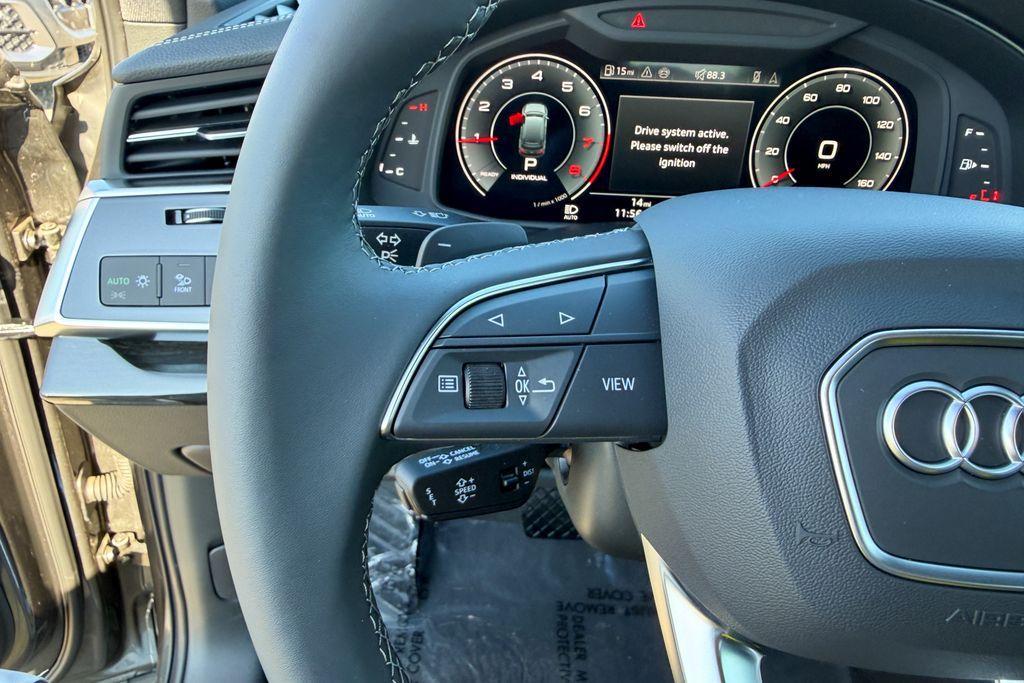 new 2025 Audi Q7 car, priced at $59,056