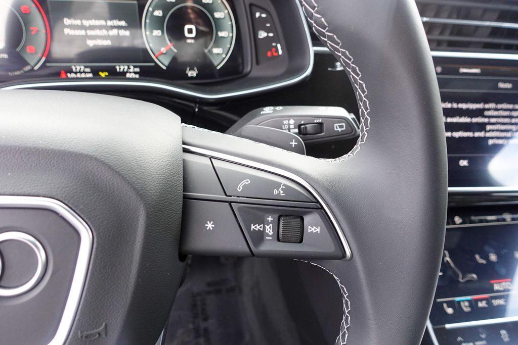 new 2025 Audi Q7 car, priced at $70,355