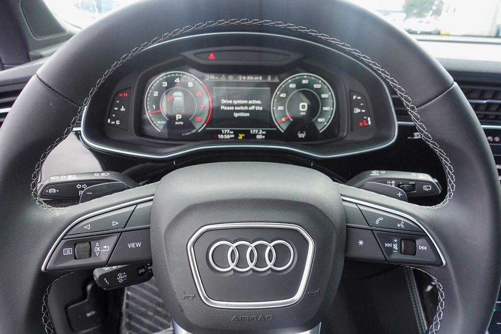 new 2025 Audi Q7 car, priced at $70,355