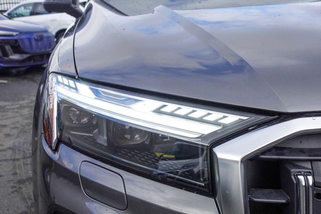 new 2025 Audi Q7 car, priced at $70,355