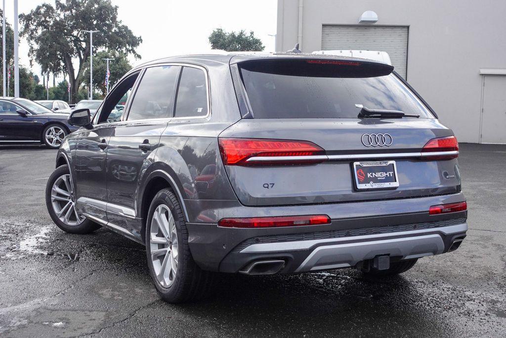 new 2025 Audi Q7 car, priced at $70,355