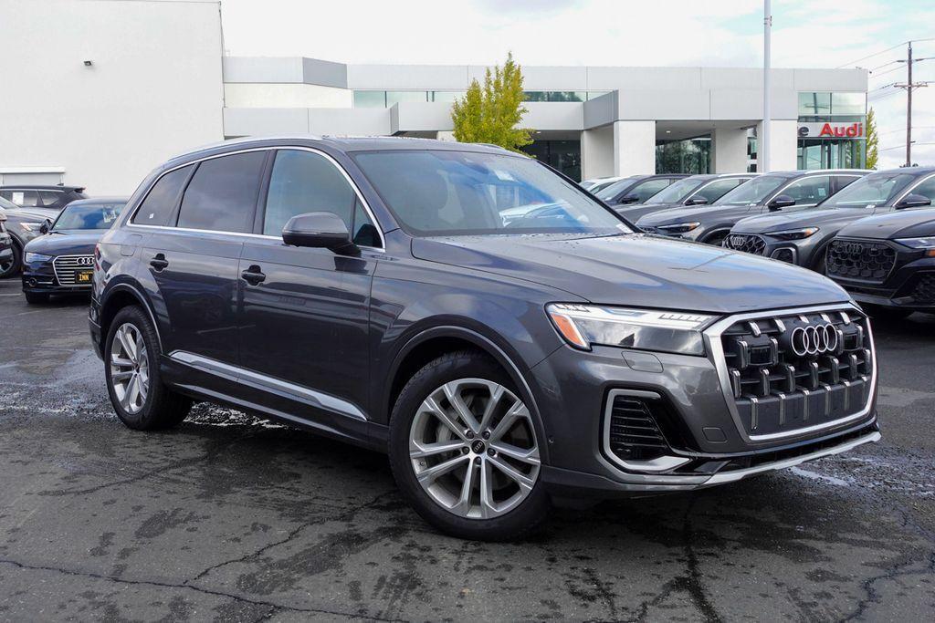 new 2025 Audi Q7 car, priced at $70,355