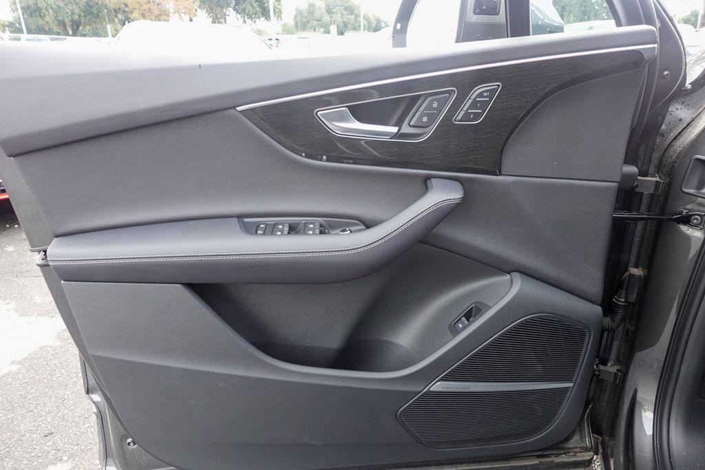 new 2025 Audi Q7 car, priced at $70,355