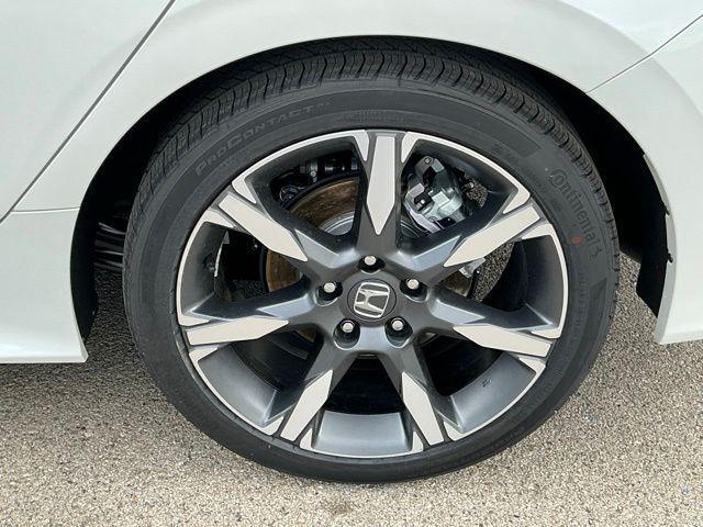 new 2026 Honda Civic Hybrid car, priced at $32,220