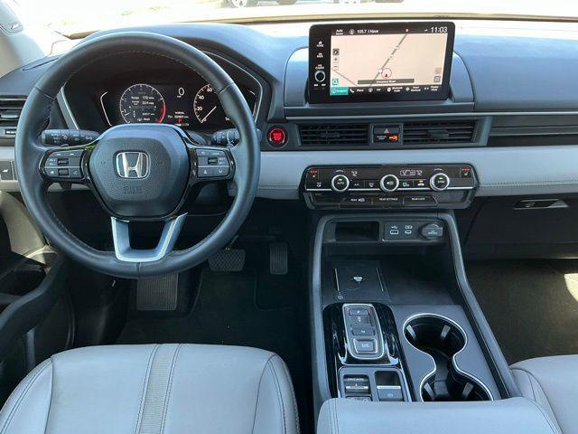 used 2025 Honda Pilot car, priced at $42,995