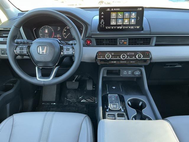 new 2025 Honda Pilot car, priced at $45,649
