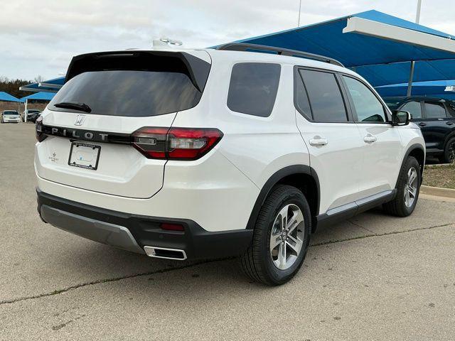 new 2026 Honda Pilot car, priced at $45,094