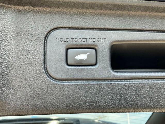 used 2025 Honda Pilot car, priced at $44,194