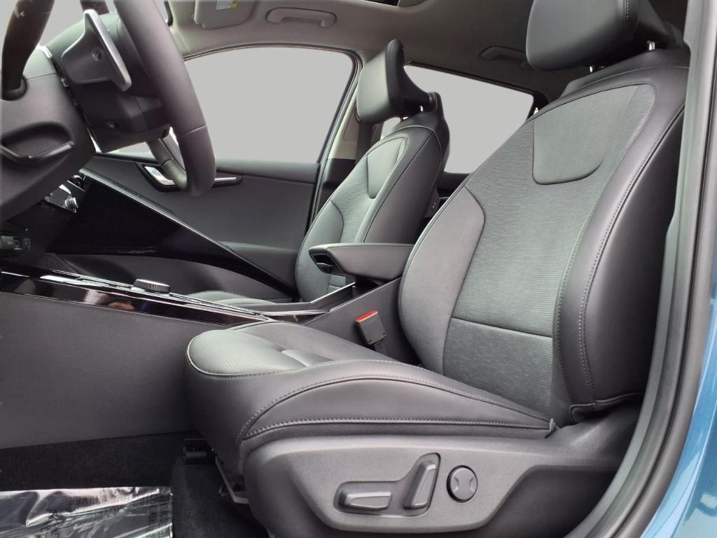 used 2025 Kia Niro Plug-In Hybrid car, priced at $30,658