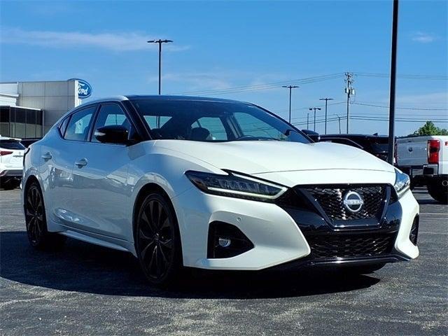 2023 White Nissan Maxima