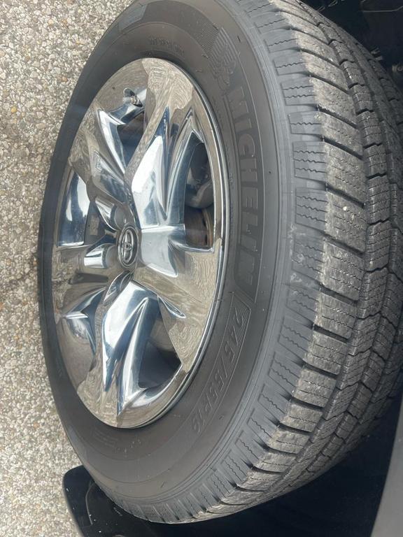 used 2018 Toyota Highlander car, priced at $16,995