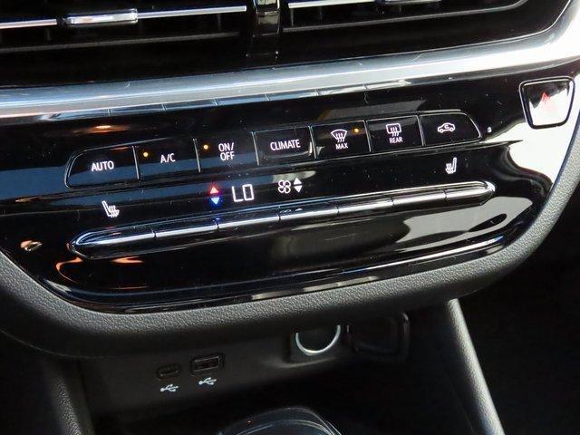 new 2025 Buick Envista car, priced at $27,935