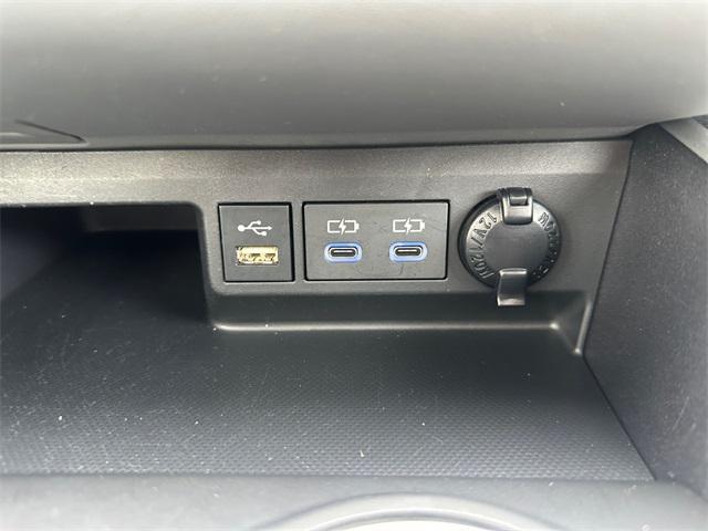 used 2022 Toyota Highlander Hybrid car, priced at $35,794