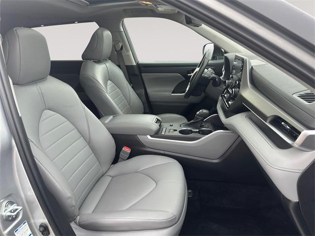 used 2022 Toyota Highlander Hybrid car, priced at $35,794
