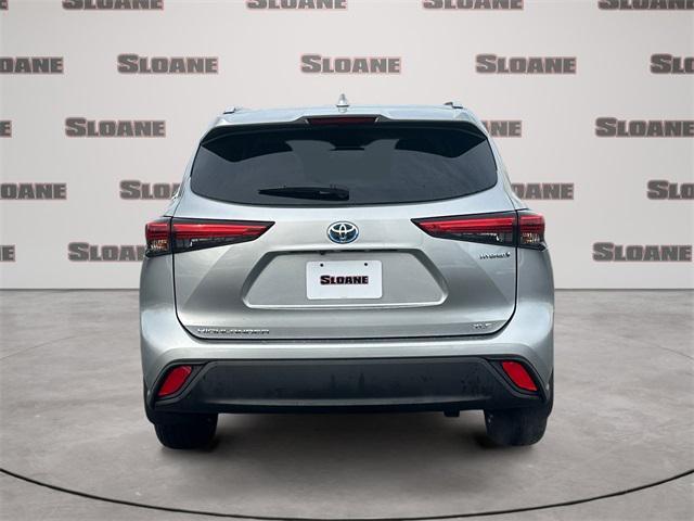 used 2022 Toyota Highlander Hybrid car, priced at $35,794
