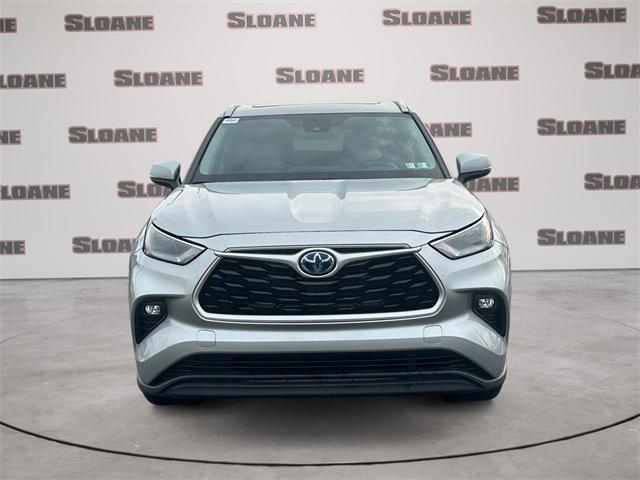 used 2022 Toyota Highlander Hybrid car, priced at $35,794