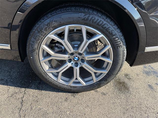 new 2026 BMW X7 car, priced at $97,080