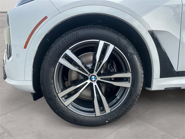 new 2026 BMW X7 car, priced at $98,655
