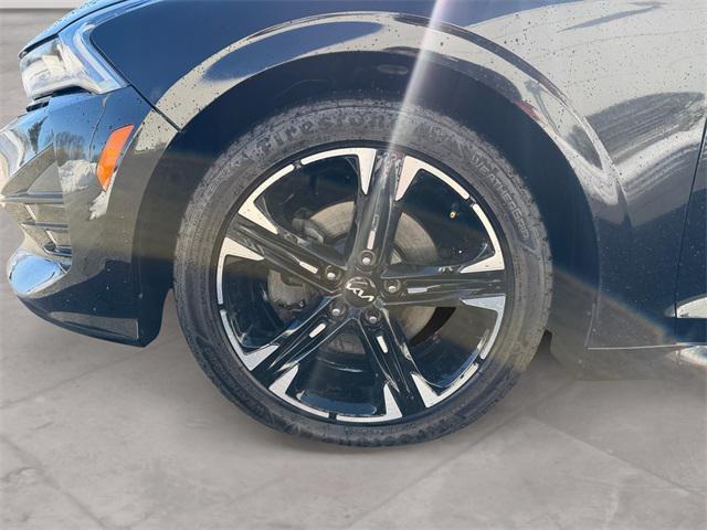 used 2022 Kia K5 car