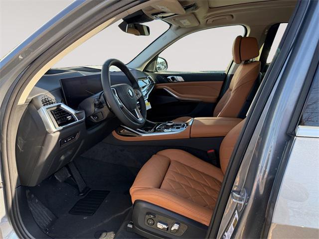 new 2026 BMW X7 car, priced at $93,080