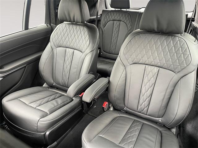 new 2026 BMW X7 car, priced at $127,525