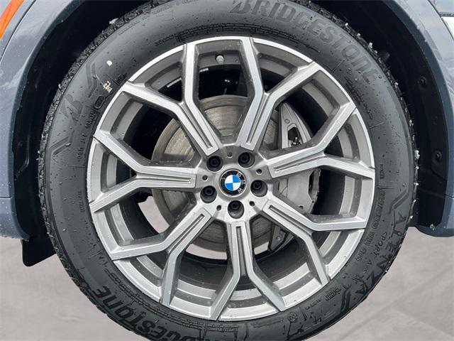 new 2026 BMW X7 car, priced at $97,525