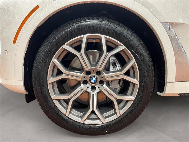 new 2026 BMW X7 car, priced at $92,025