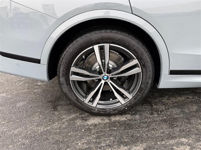 new 2026 BMW X7 car, priced at $99,905