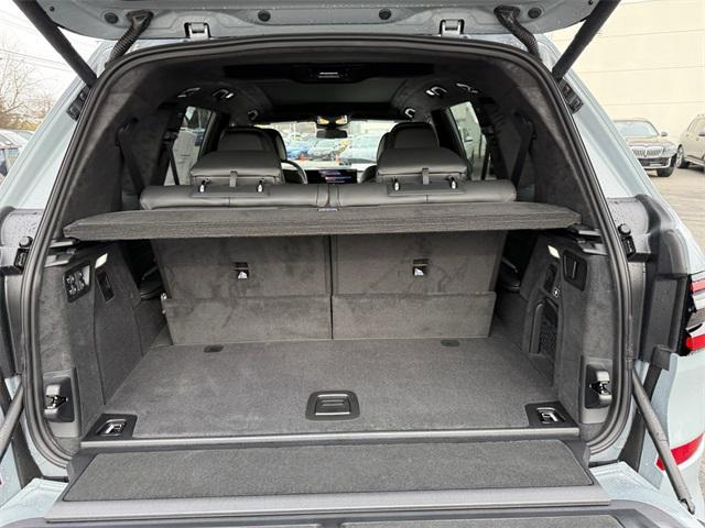 new 2026 BMW X7 car, priced at $97,455