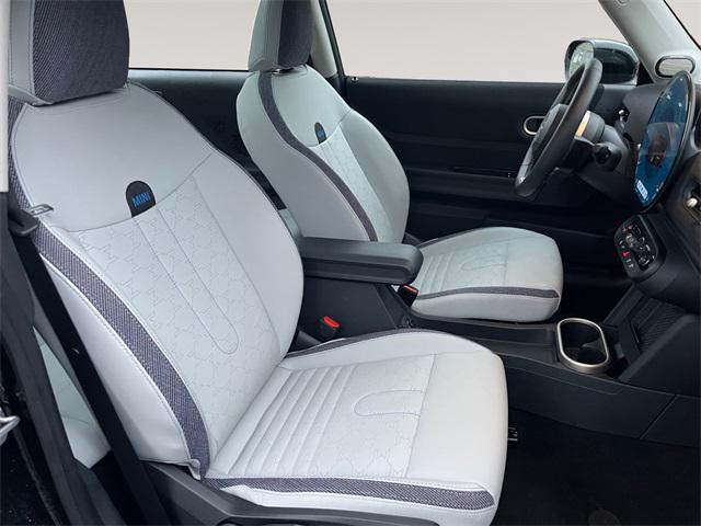 used 2025 MINI Hardtop car, priced at $26,192