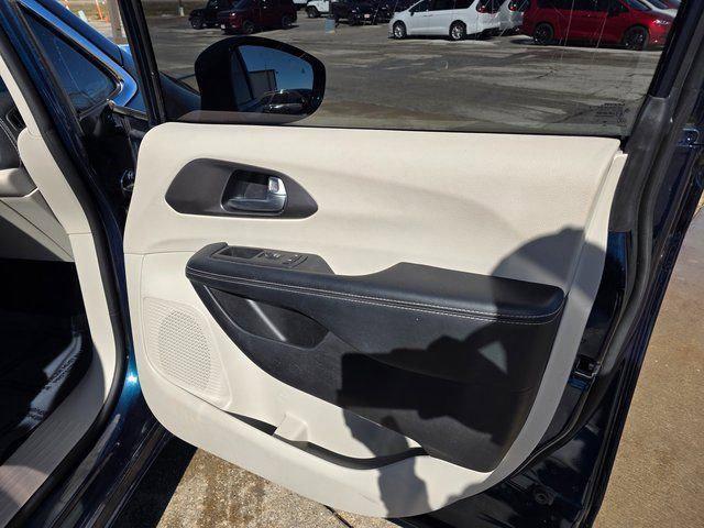used 2022 Chrysler Pacifica car, priced at $27,412