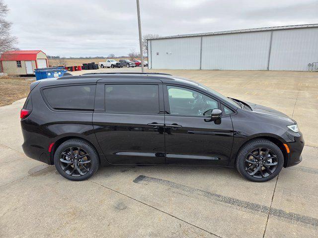 new 2026 Chrysler Pacifica car, priced at $47,840