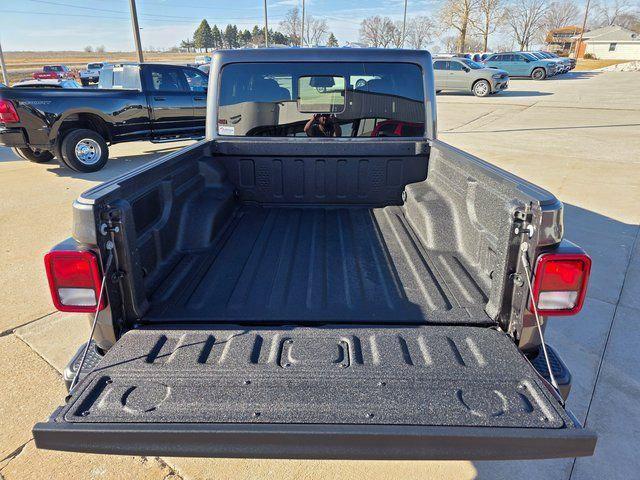 new 2026 Jeep Gladiator car, priced at $49,738