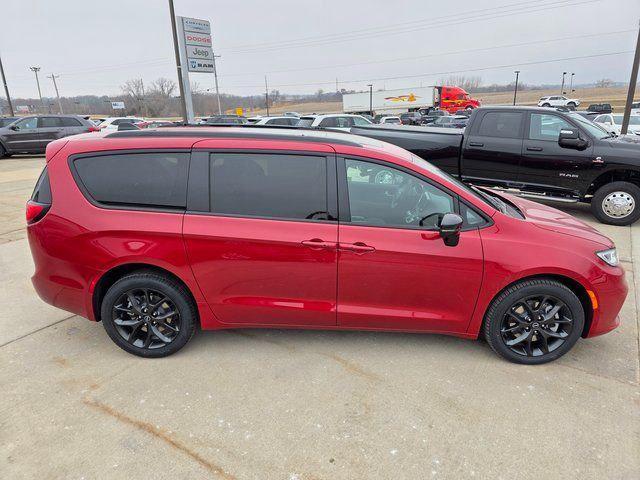 new 2026 Chrysler Pacifica car, priced at $51,624