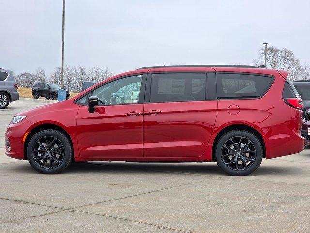 new 2026 Chrysler Pacifica car, priced at $51,624