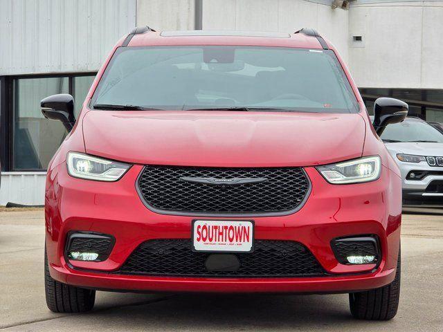 new 2026 Chrysler Pacifica car, priced at $51,624