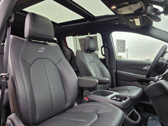 new 2026 Chrysler Pacifica car, priced at $51,624