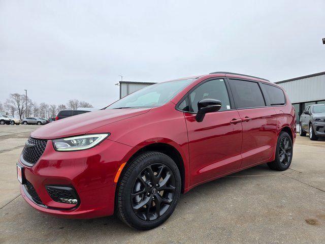 new 2026 Chrysler Pacifica car, priced at $51,624