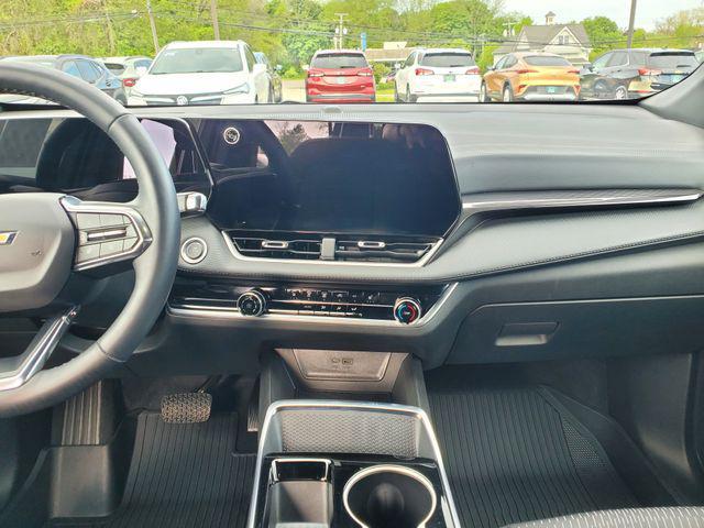used 2025 Chevrolet Equinox car, priced at $25,308