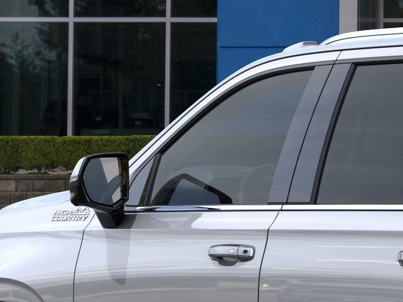 new 2025 Chevrolet Suburban car, priced at $81,636