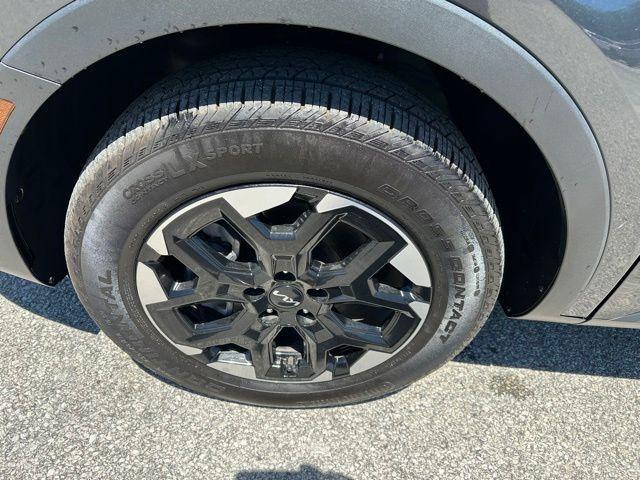 used 2024 Kia Sorento car, priced at $31,682