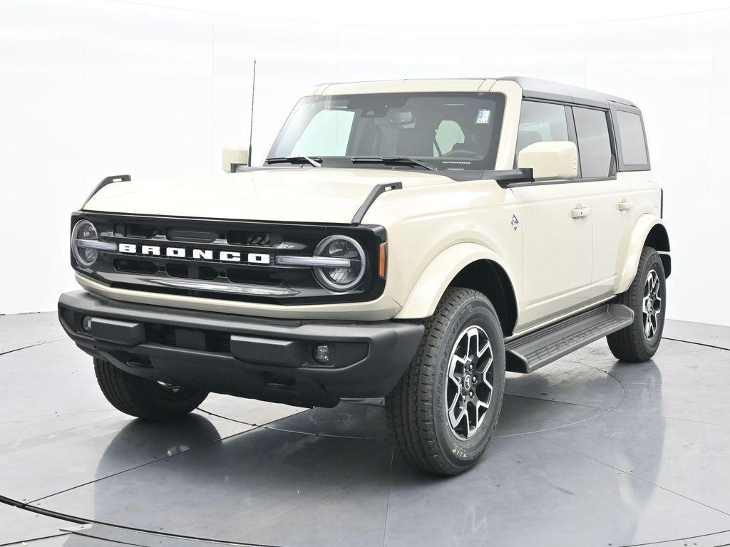 new 2025 Ford Bronco car, priced at $46,495