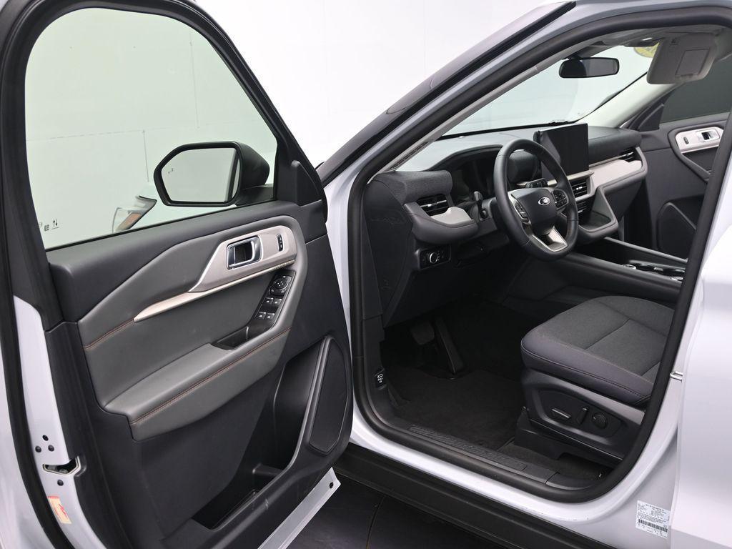 used 2025 Ford Explorer car, priced at $32,922