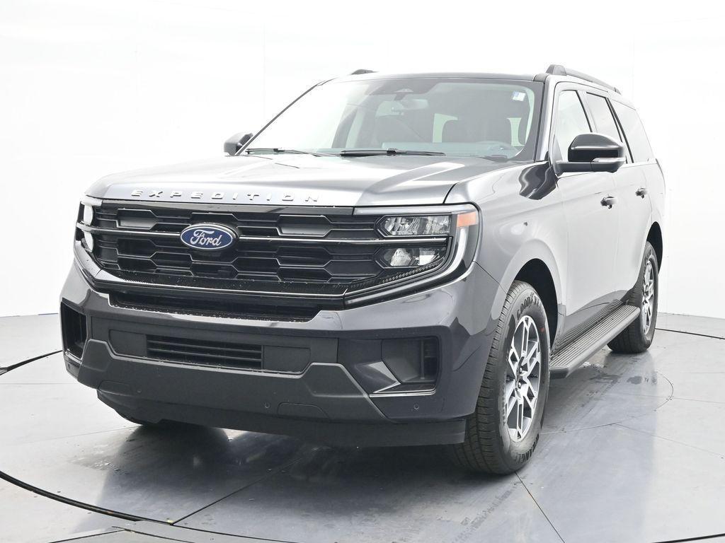 new 2025 Ford Expedition car, priced at $67,995