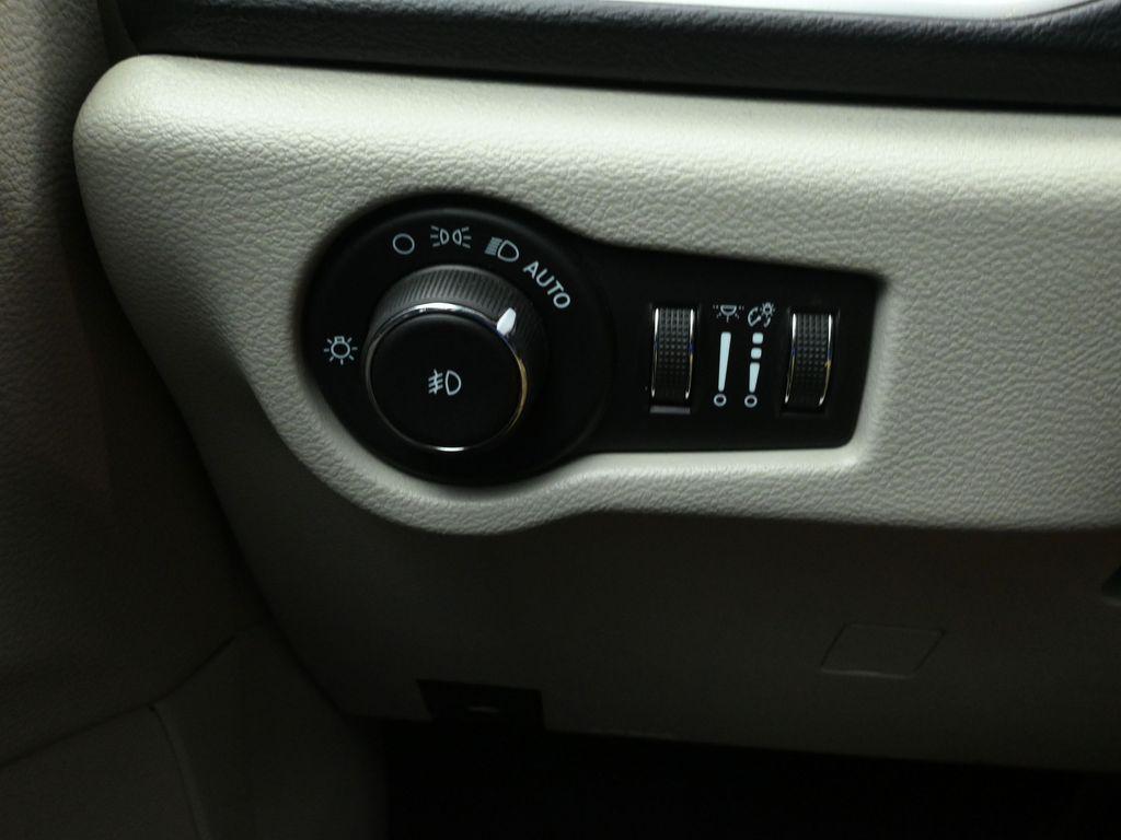 used 2022 Chrysler Pacifica car, priced at $18,934